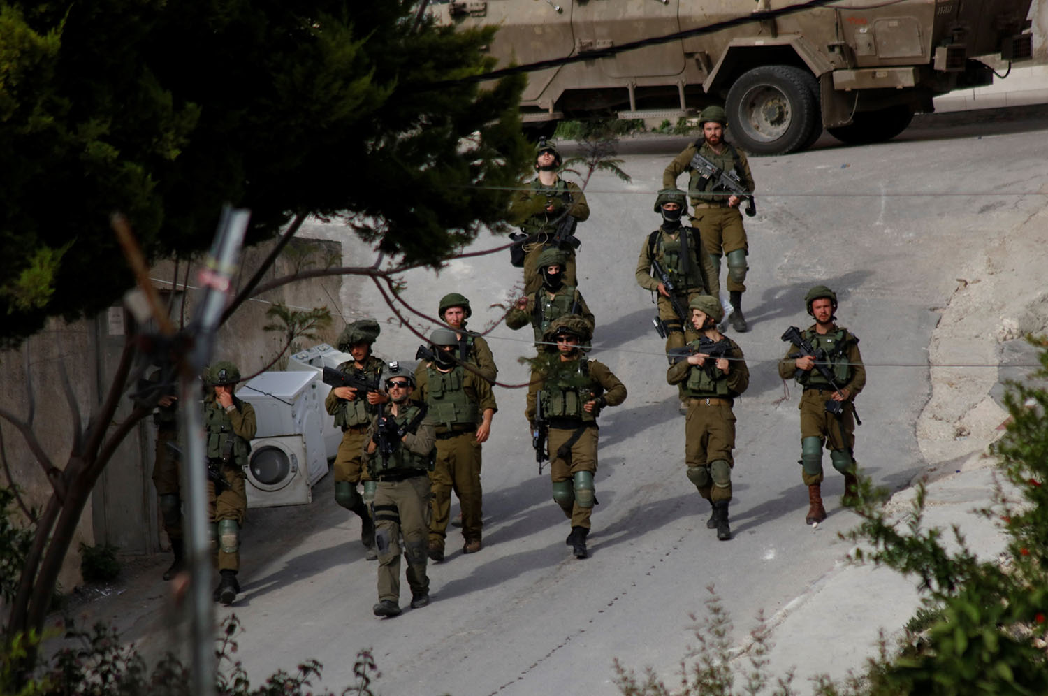 L’occupation envahit un village et attaque ses habitants à Bethléem