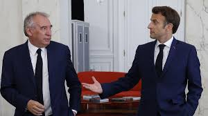 Le président français choisit François Bayrou comme Premier ministre