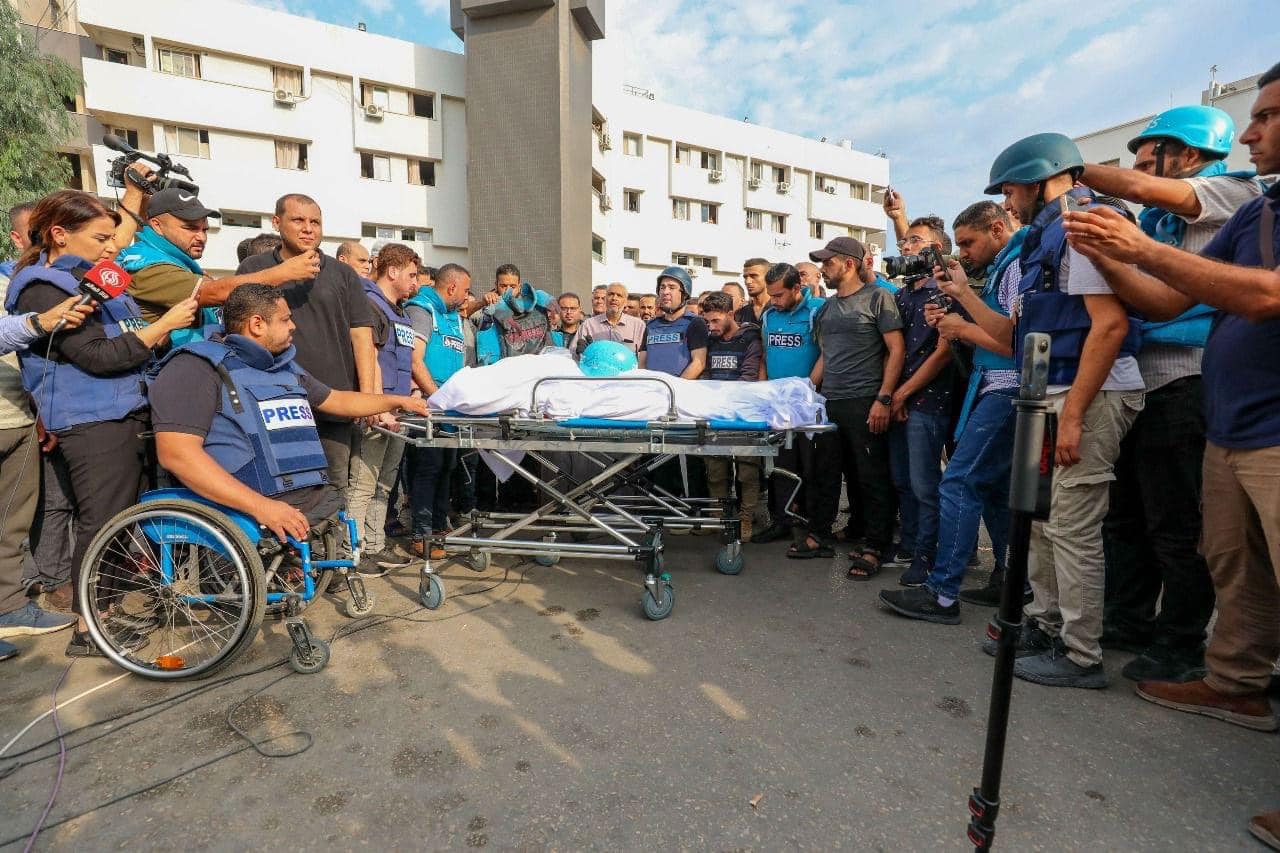 Une martyre et 6 blessés, dont des enfants, dans le bombardement d'une maison au sud de Khan Yunis