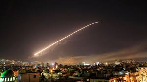 Les bombardements israéliens visent des sites entre la Syrie et le Liban