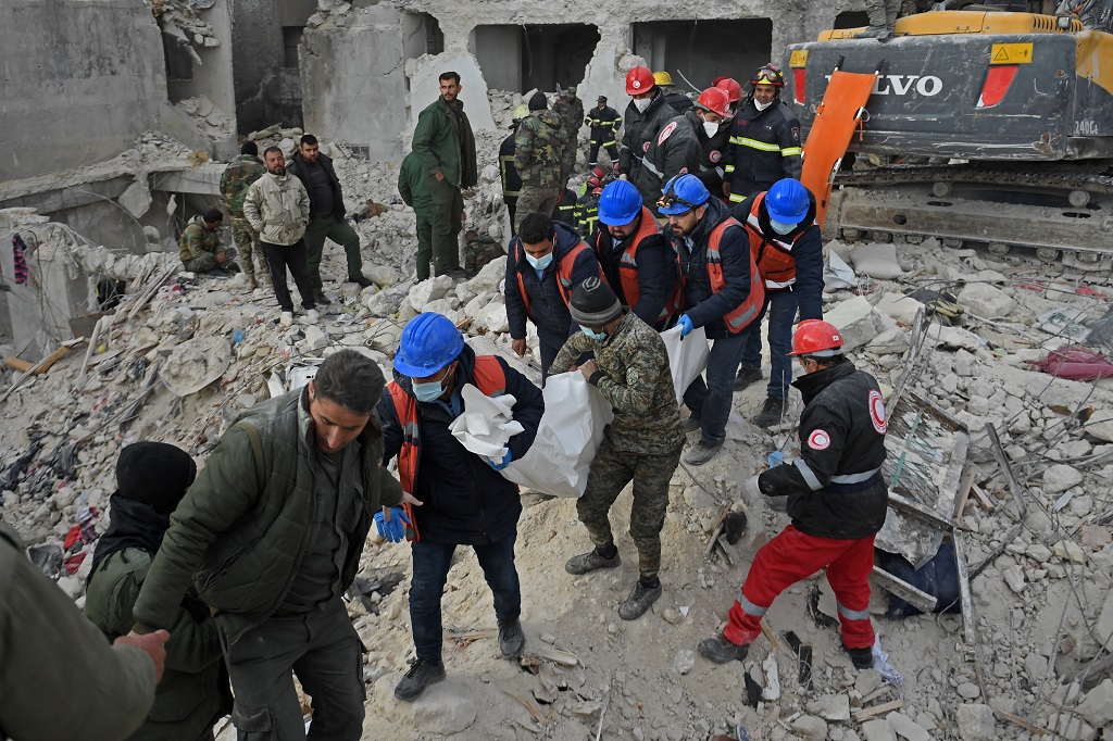 Le bilan des victimes de Palestiniens des tremblements de terre en Turquie et en Syrie est passé à 72 morts