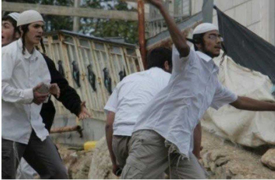 Des colons juifs attaques les voitures de Palestiniens près de Ramallah