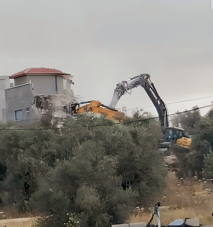 Deux maisons palestiniennes détruites par les bulldozers israéliens à Qalqilya