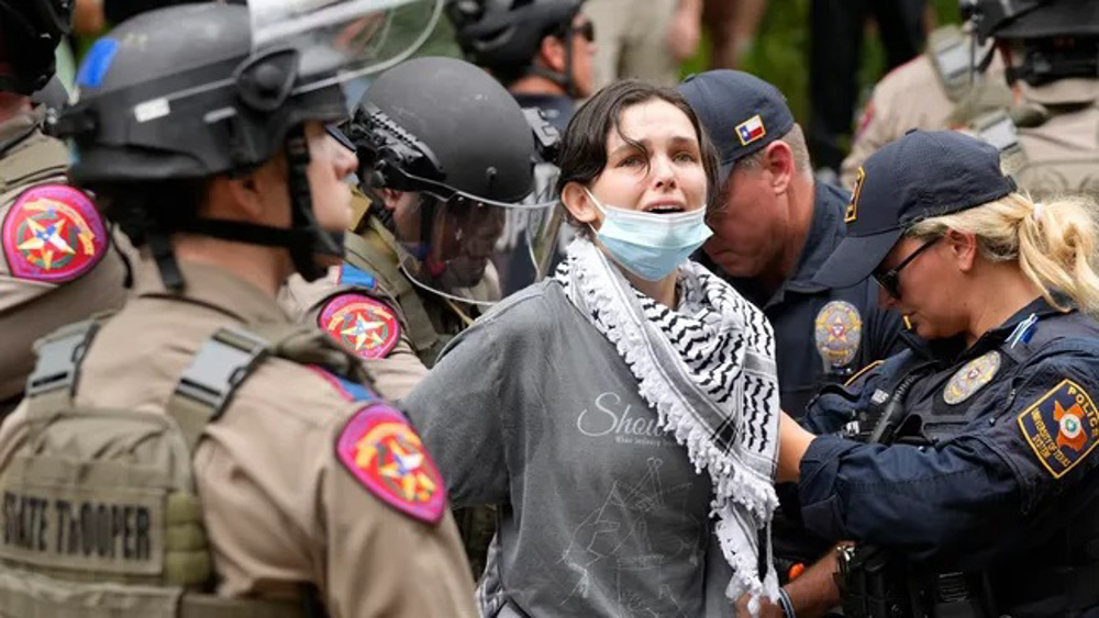 La police américaine disperse un sit-in d'étudiants anti-guerre sur Gaza dans le campus de l'Université de Californie