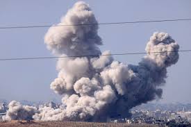 Des morts et des blessés lors d'un bombardement israélien visant des personnes déplacées dans les camps de Nuseirat et Jabalia