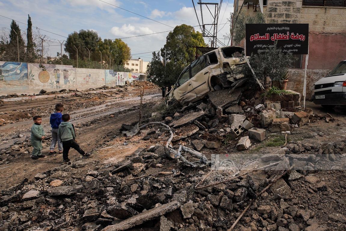 L'occupation étend son agression sur Jénine et envahit plusieurs de ses villes, au milieu d'une destruction massive de l'infrastructure 