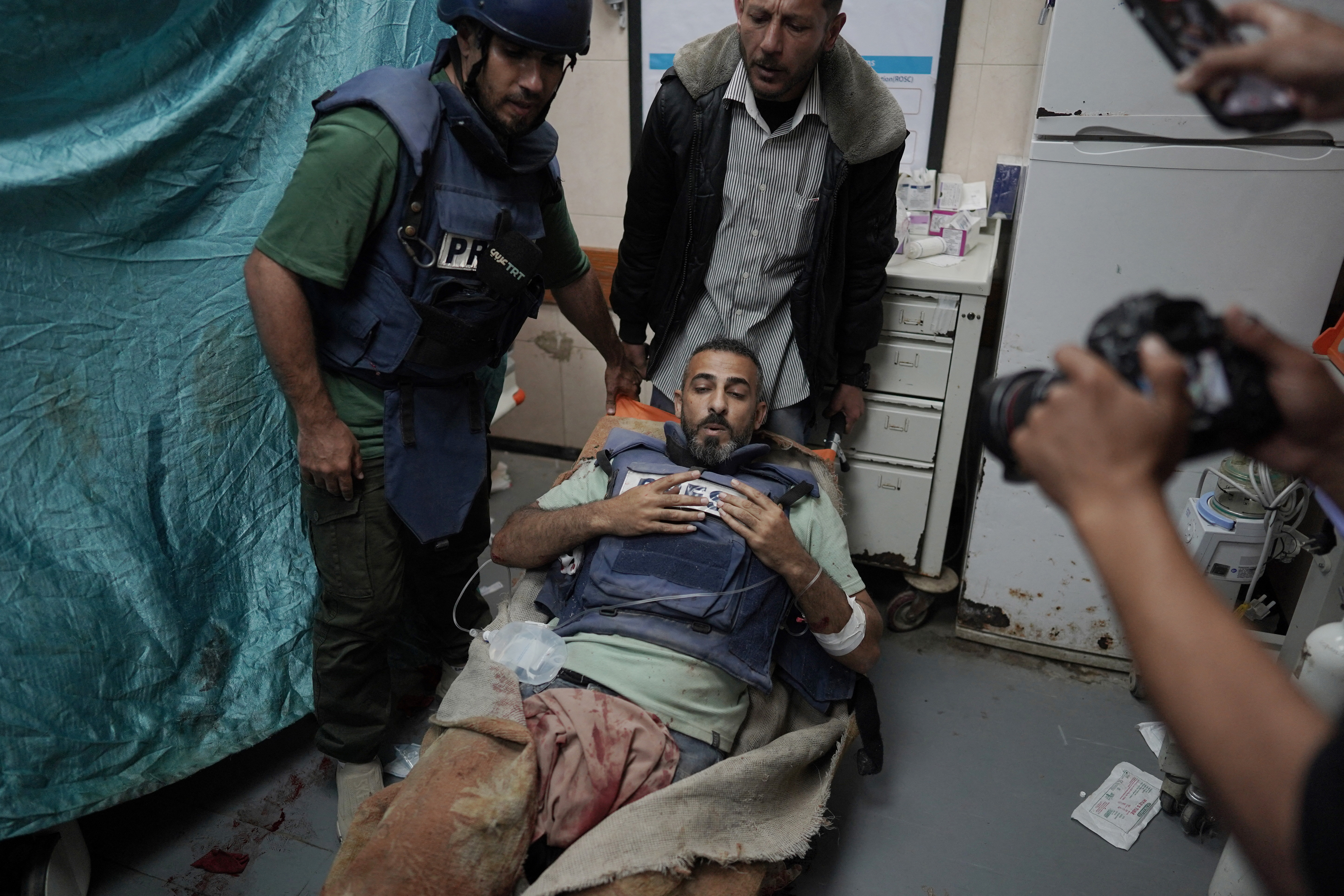 Des journalistes blessés dans une attaque israélienne contre un camp de réfugiés au centre de Gaza