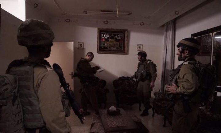 Les forces d’occupation prennent les mesures d’une maison à Naplouse