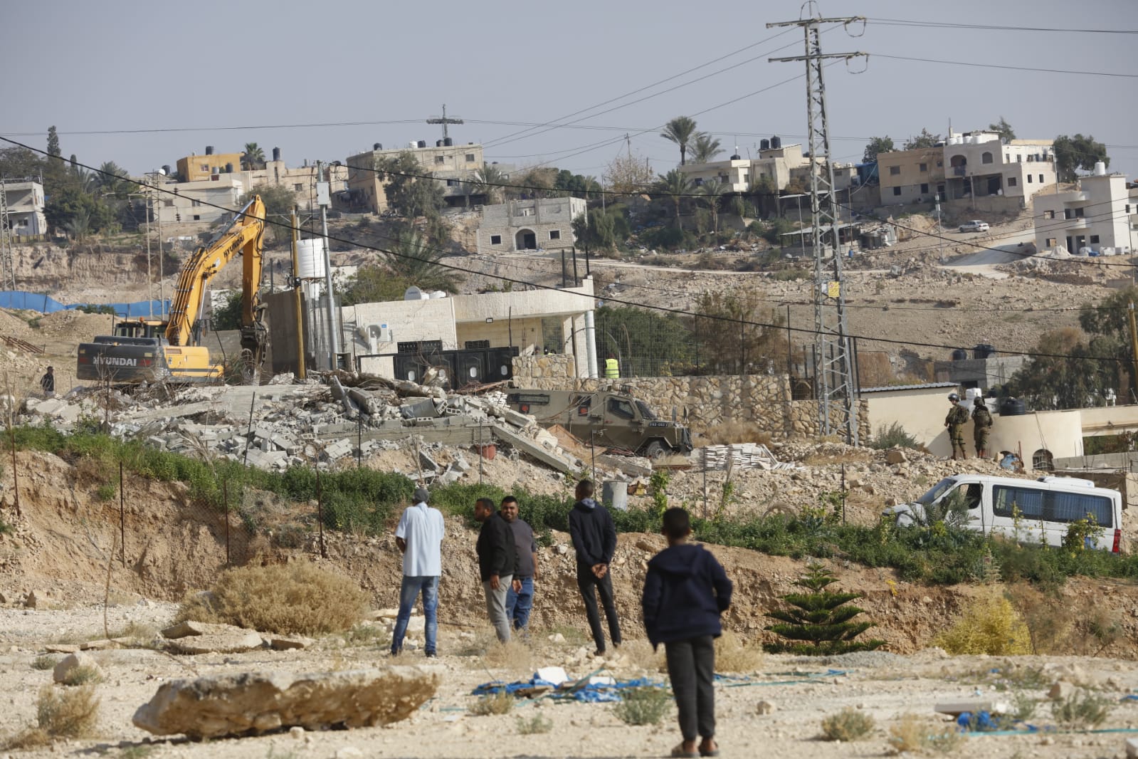 Les forces d’occupation procèdent à des démolitions des maisons palestiniennes 