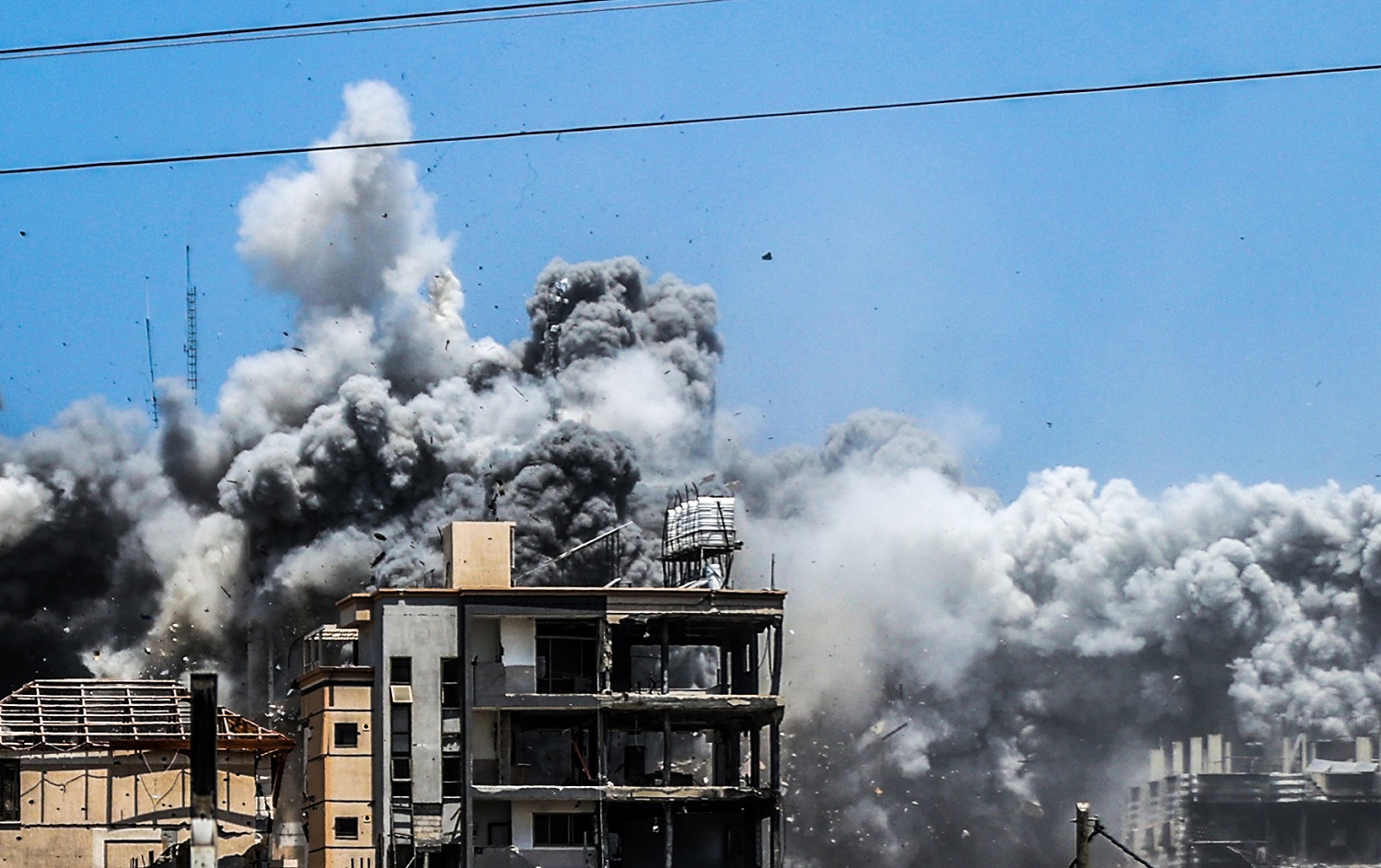 Gaza : cinq martyrs dans de raids israéliens ciblant la ville de Rafah