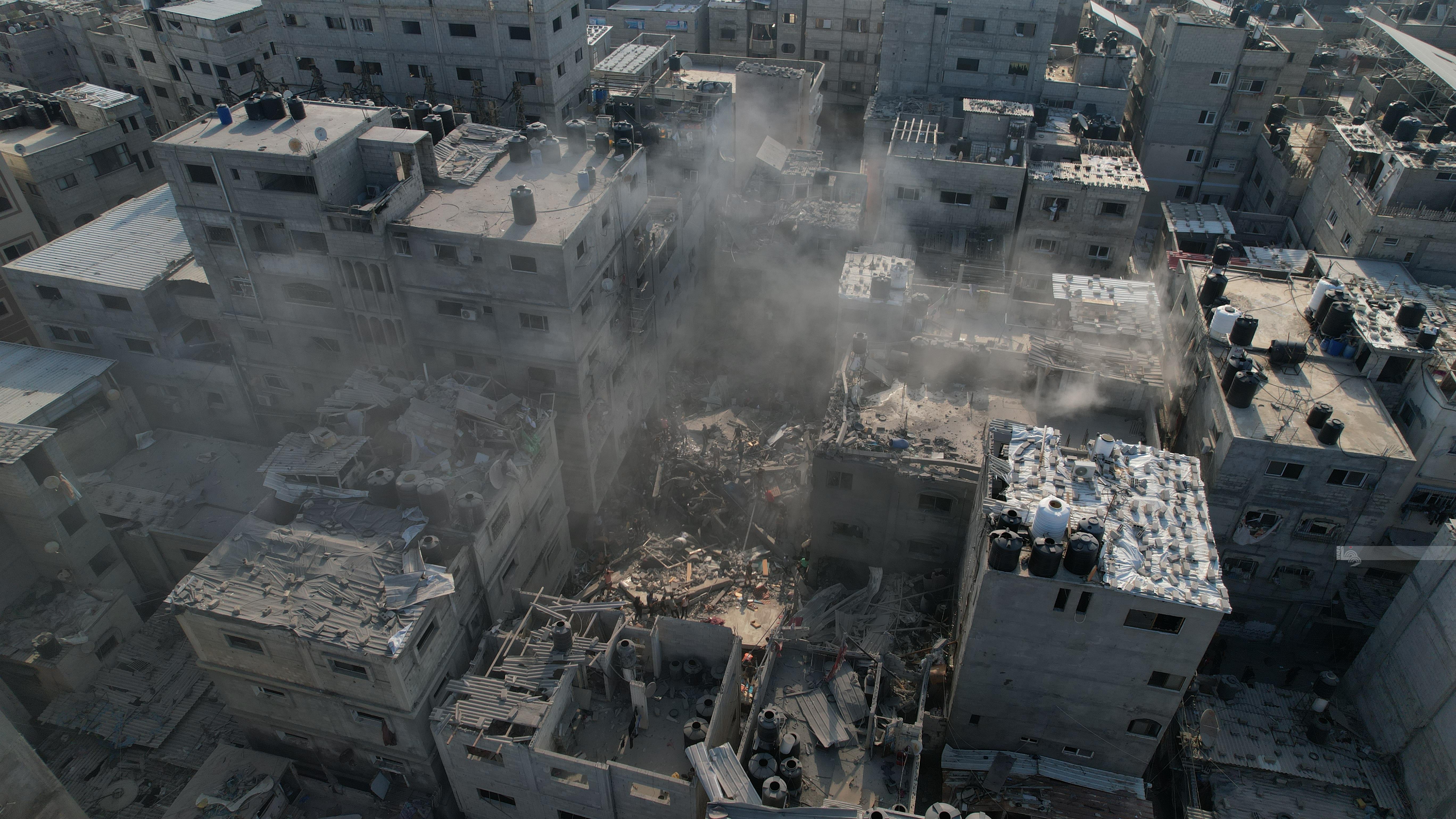 En moins de 24 heures : 256 martyrs, dont 20 enfants, à la suite des bombardements continus de la bande de Gaza