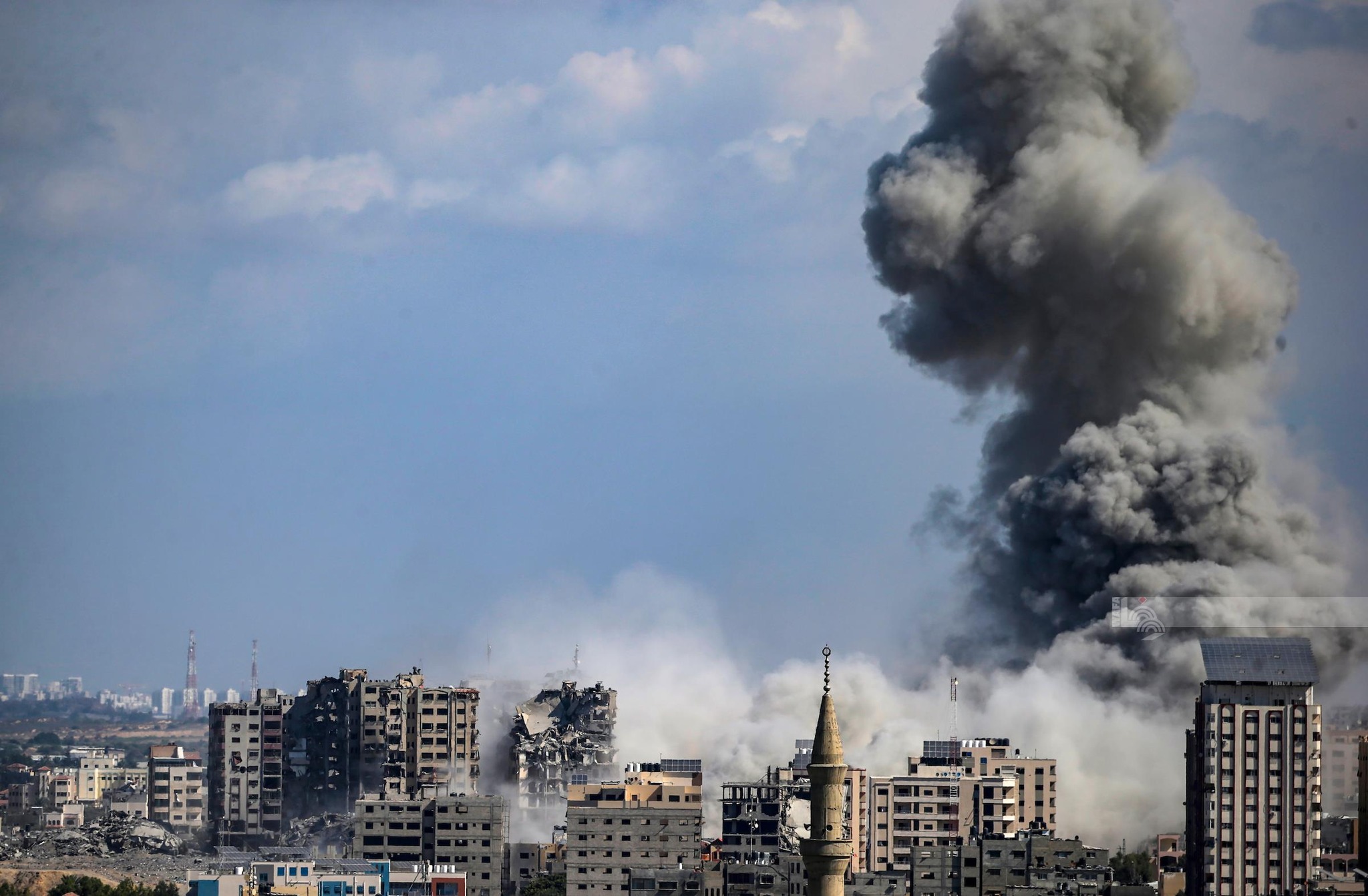Au moins 17 martyrs dans les raids israéliens dans le centre de la bande de Gaza