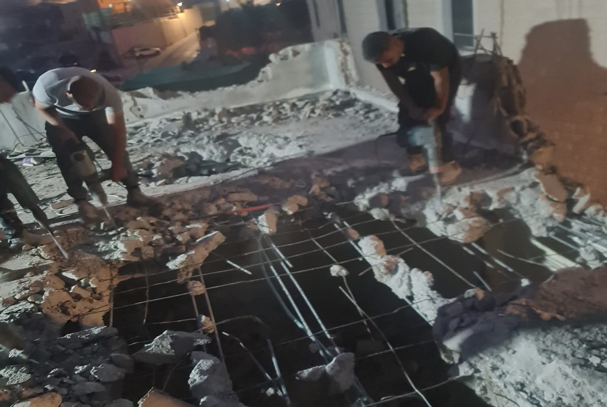 Les autorités israéliennes obligent un Palestinien à demolir sa maison à Jérusalem occupée 