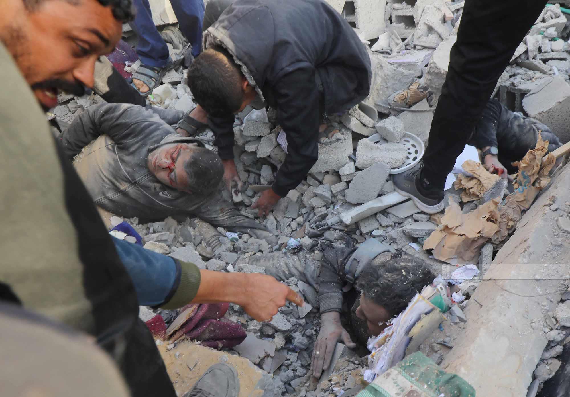 10 martyrs, dont des enfants, dans le bombardement d'occupation d'une maison à l'est de Rafah