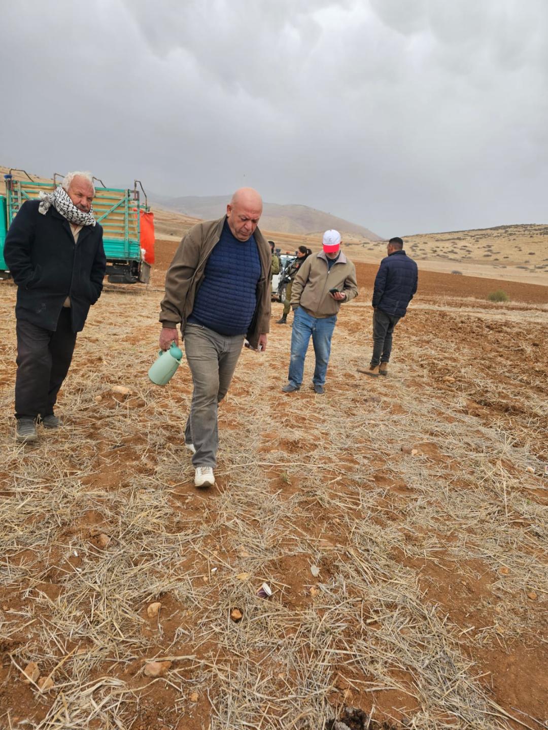 L'armée israélienne empêche les agriculteurs palestiniens de travailler dans le nord de la vallée du Jourdain