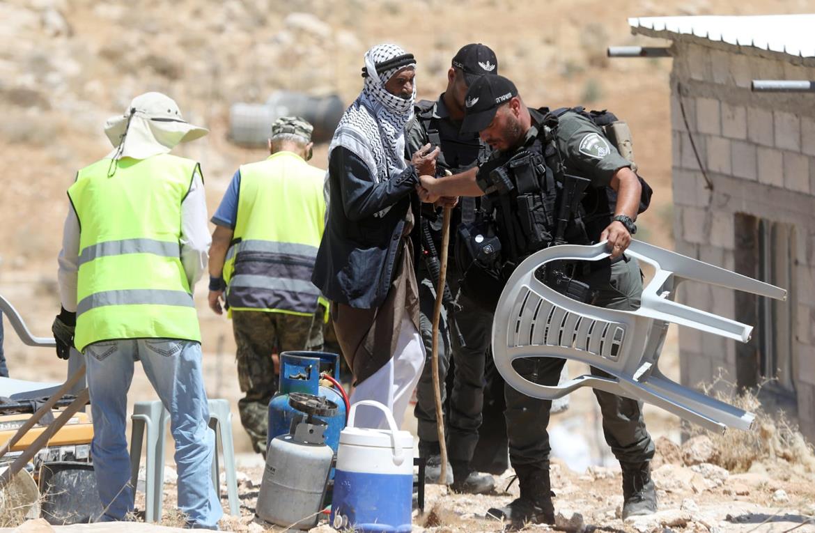 Les forces d'occupation agressent et capturent deux Palestiniens à Masafer Yatta