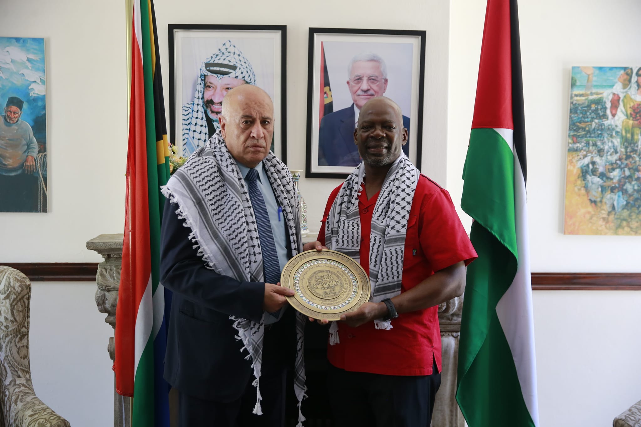 Al-Rajoub informe le secrétaire général du Parti communiste sud-africain des derniers développements