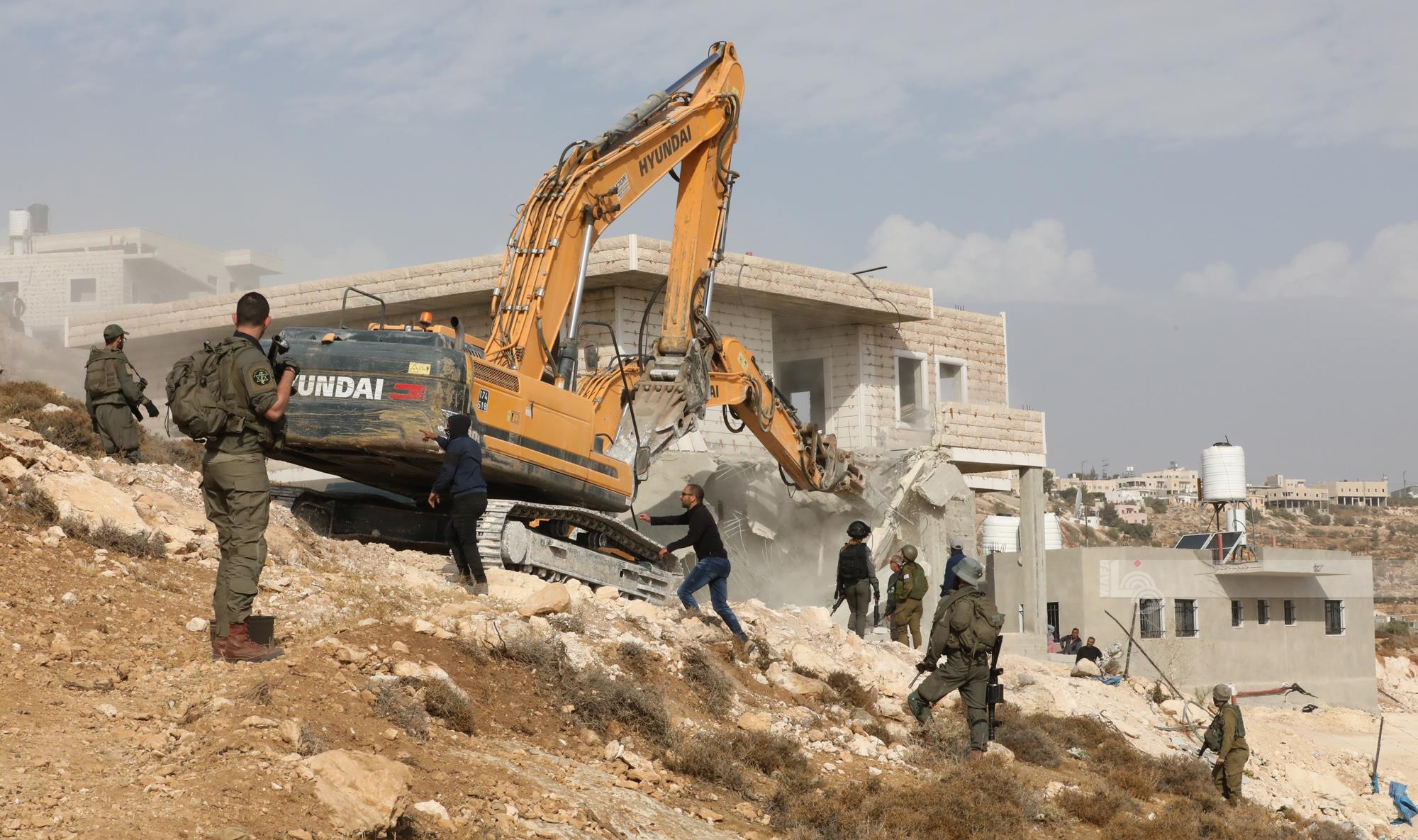 Les bulldozers israéliens détruisent deux maisons palestiniennes au sud de la Cisjordanie