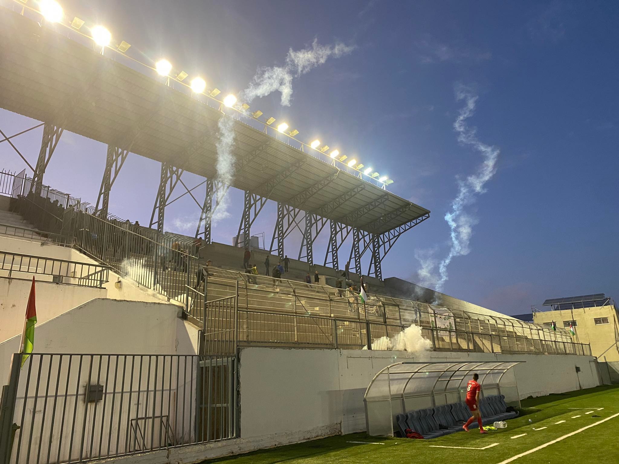  Des blessés parmi les joueurs et le public dans le stade Al-Khader dans une agression de l’occupation