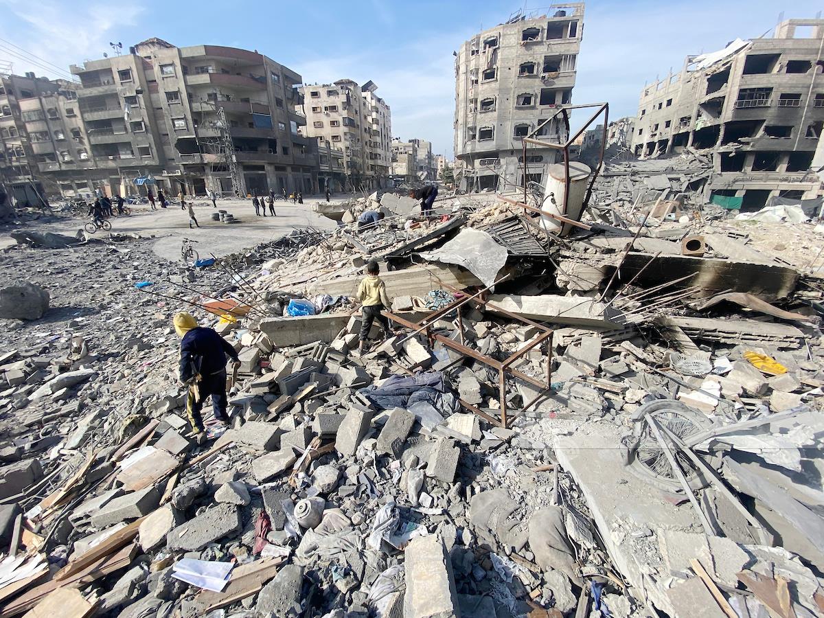 Des martyrs et des blessés lors d'un raid de l'occupation dans la rue Al-Jalaa à Gaza